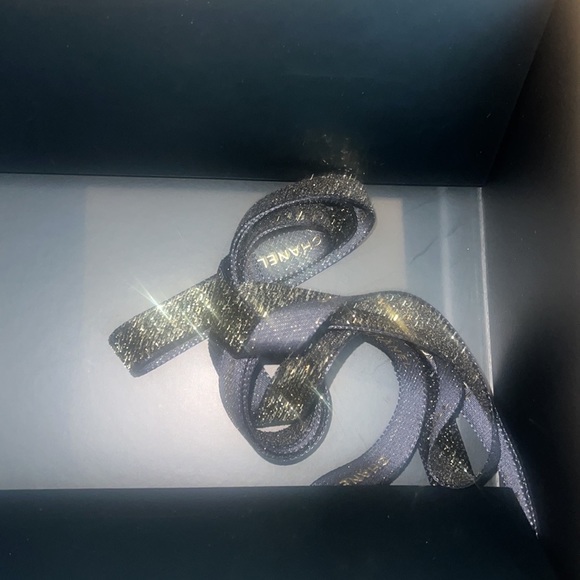 Chanel box bag and wrapping - Picture 6 of 10